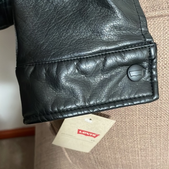 Levi’s Jacket - Picture 5 of 9